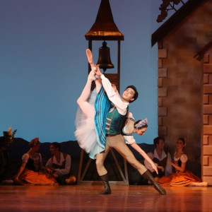 Clare Morehen and Huang Junshuang. Photo: David Kelly.